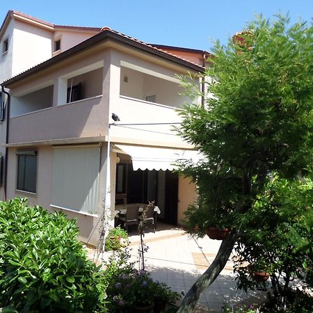 Apartmani Lili Mali Losinj Exterior photo